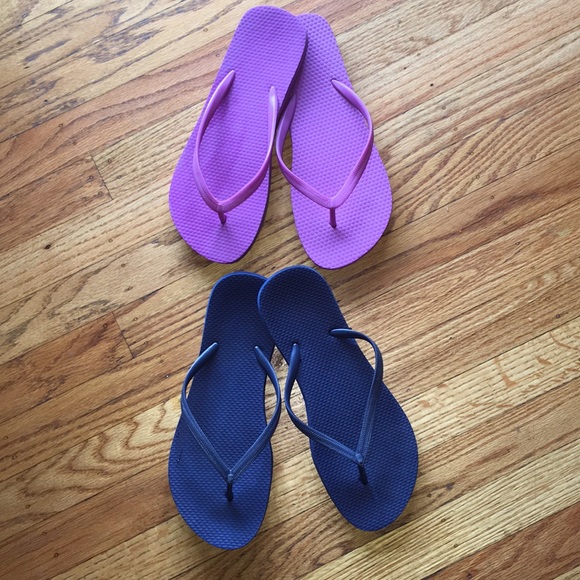 old navy purple flip flops